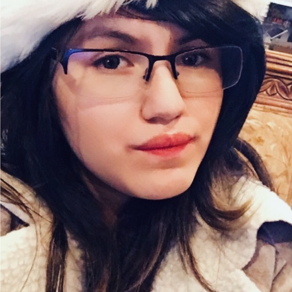 Meet your Posher, Monica - Picture 4 of 7